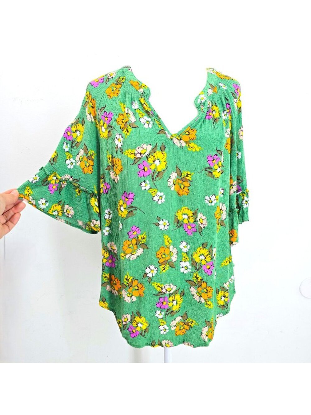 Democracy Floral Green 3/4 Sleeve V Neck Peasant Relaxed Fit Top Women M